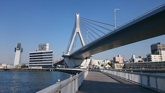 Pont de la baie d'Aomori